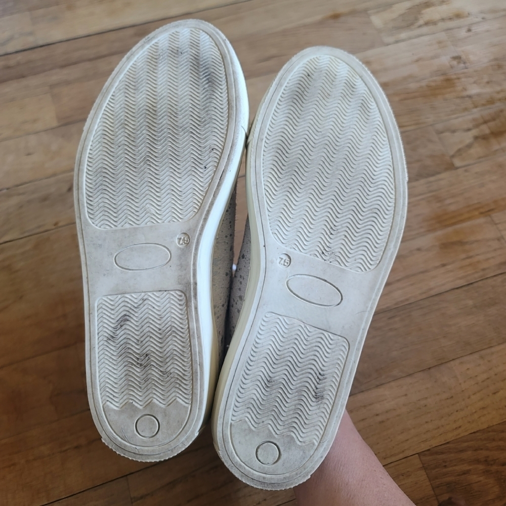 Diba‎ True, Gizz Mo Sneaker, Grey/Silver, Size 7.5 - Picture 13 of 13